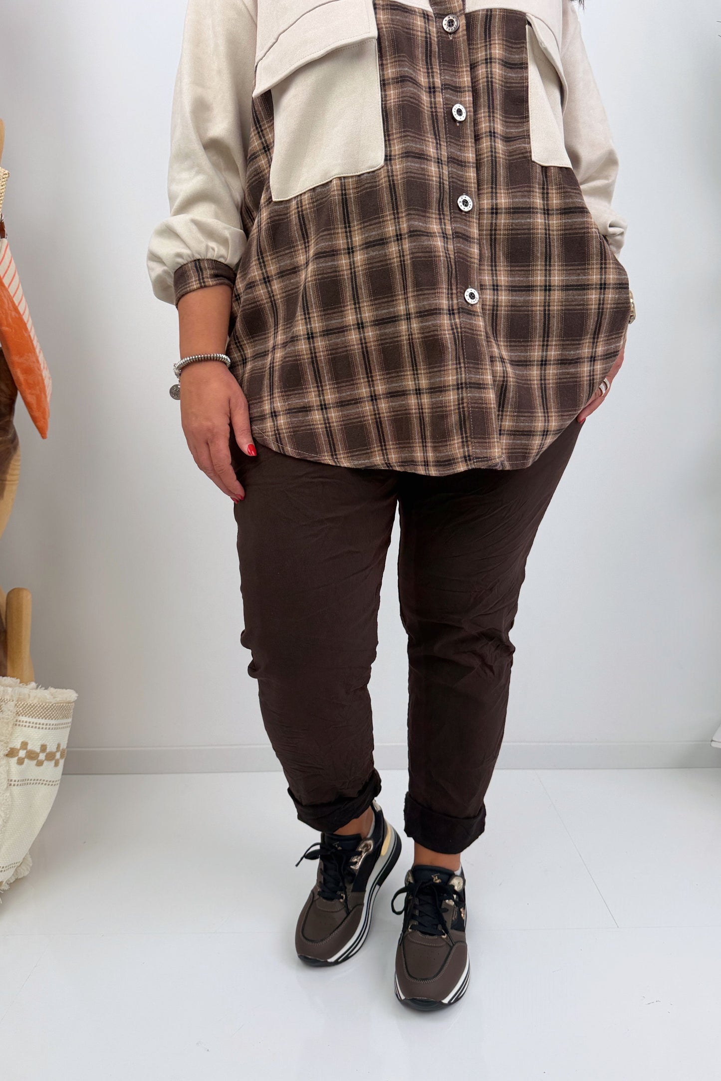 Modische karierte Jacke in Beige (40-46)