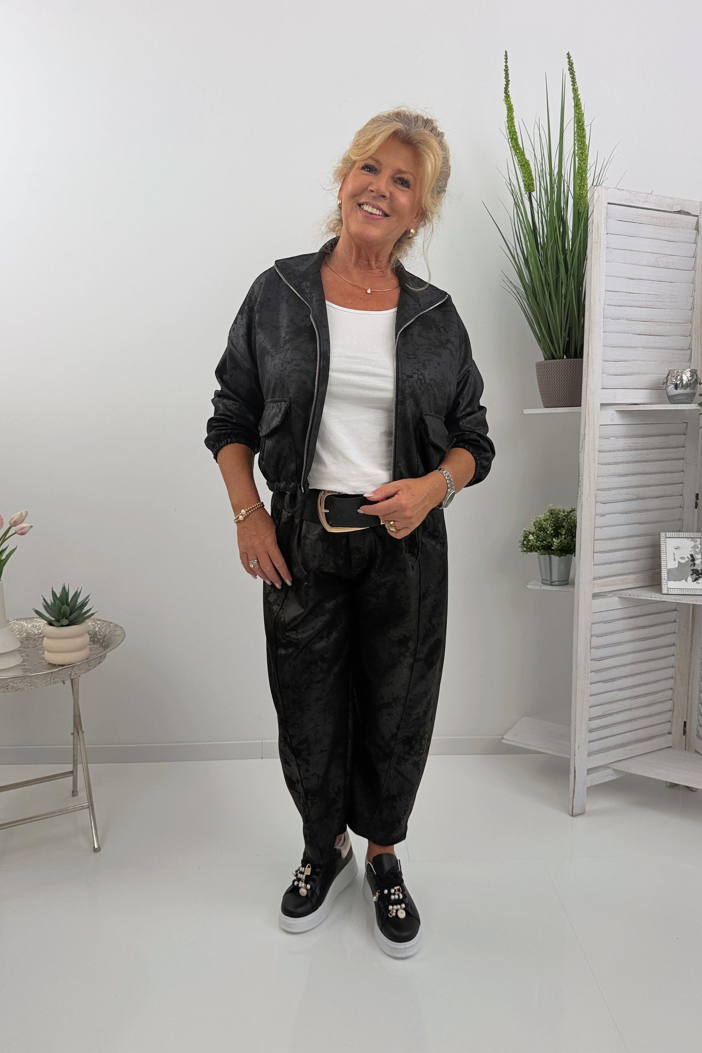 Stilvolle Jacke in der Farbe Schwarz (38-44)