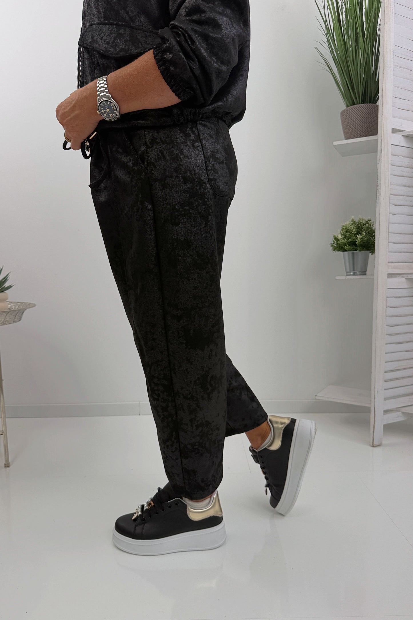 Stilvolle elegante Hose in Schwarz (38-42)