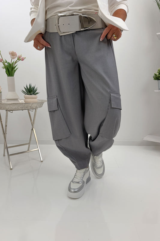 Moderne Hose in Grau (40-42)