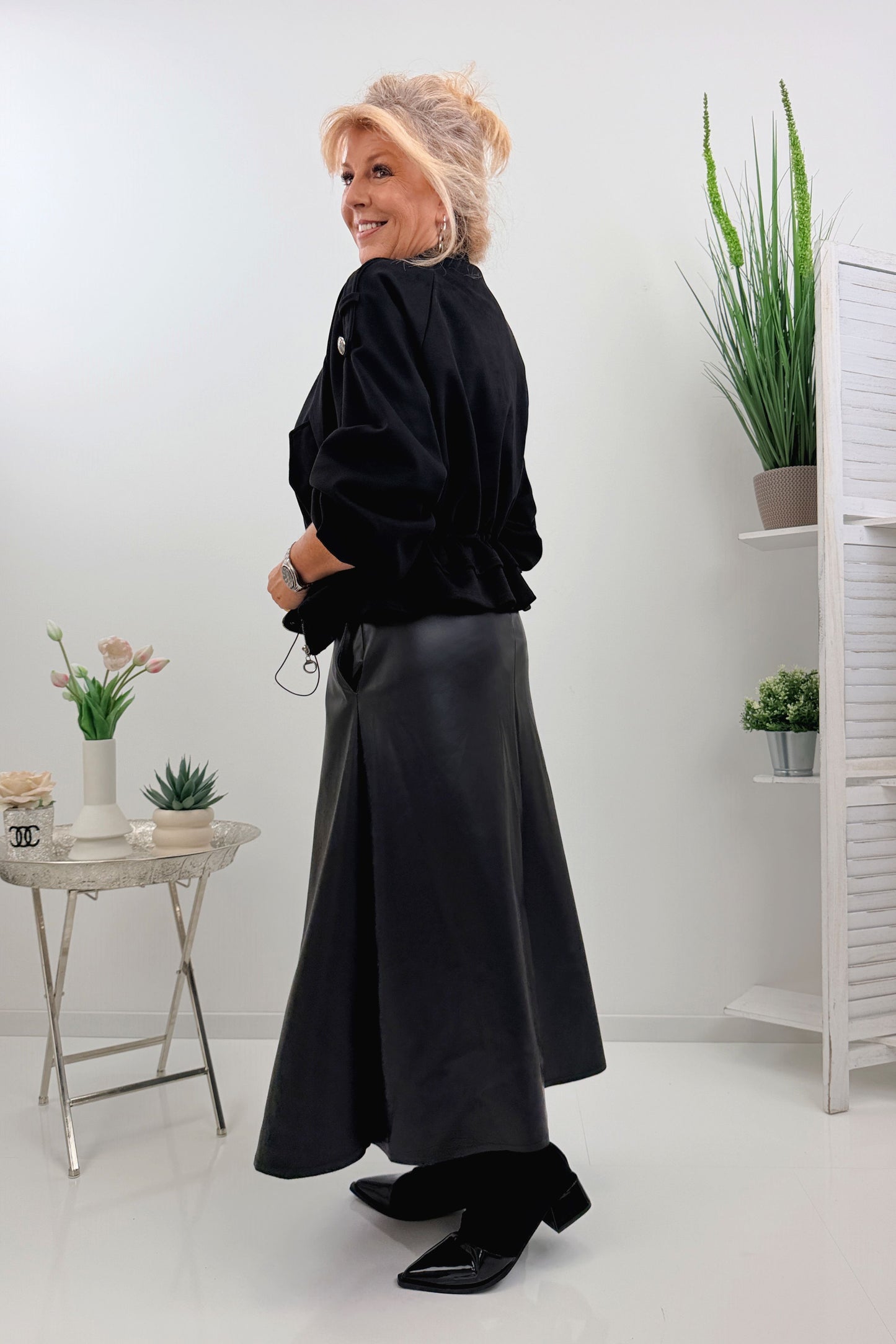 Spitzenbluse in Schwarz (38-42)