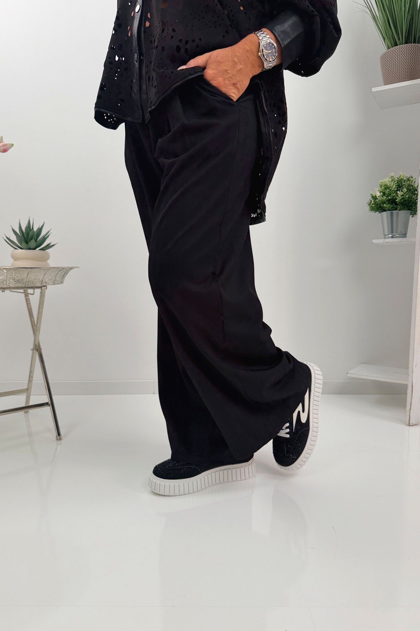 Stylische Hose in Schwarz (38-42)