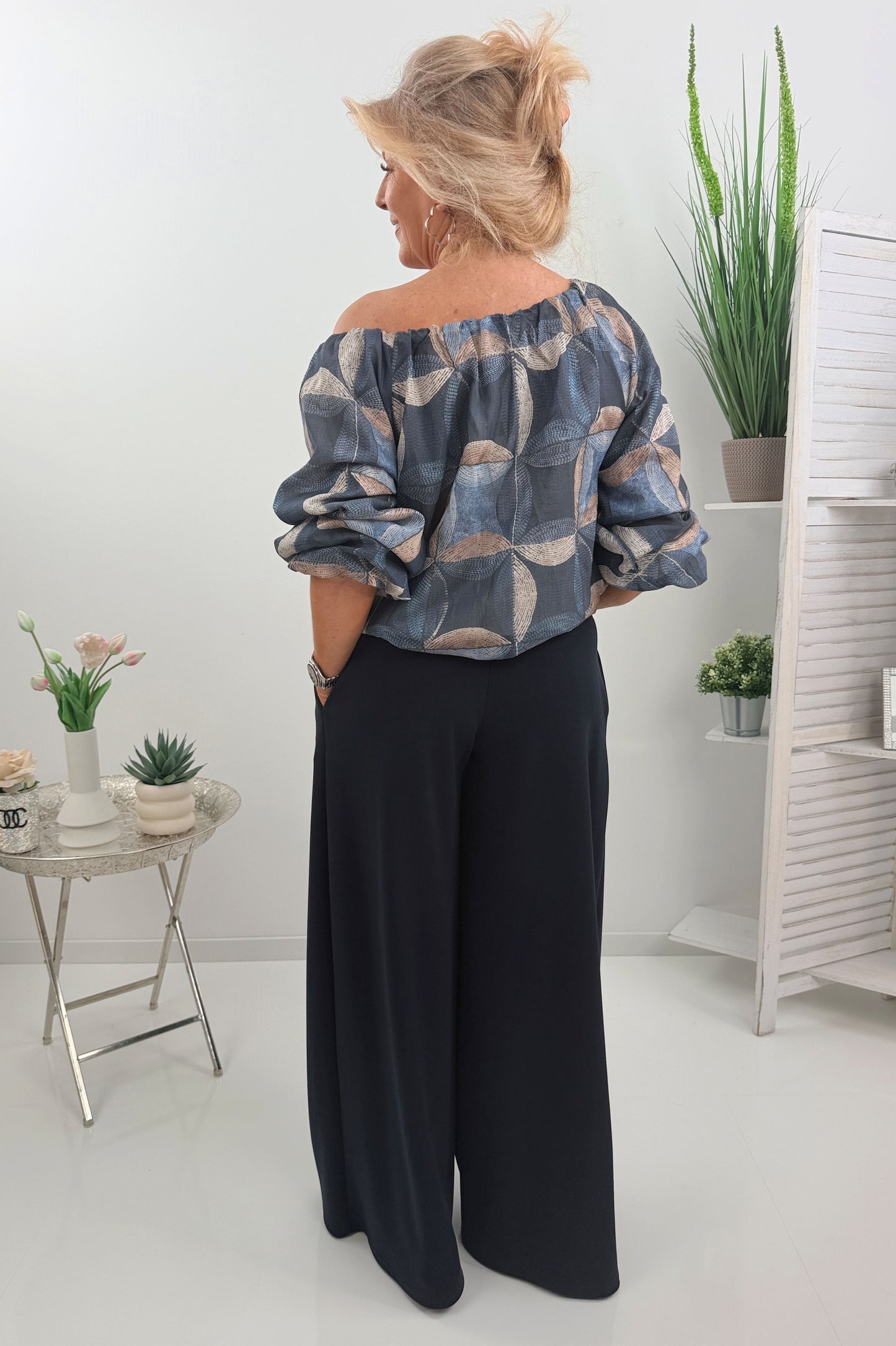 Moderne Hose in Marineblau (38-42)