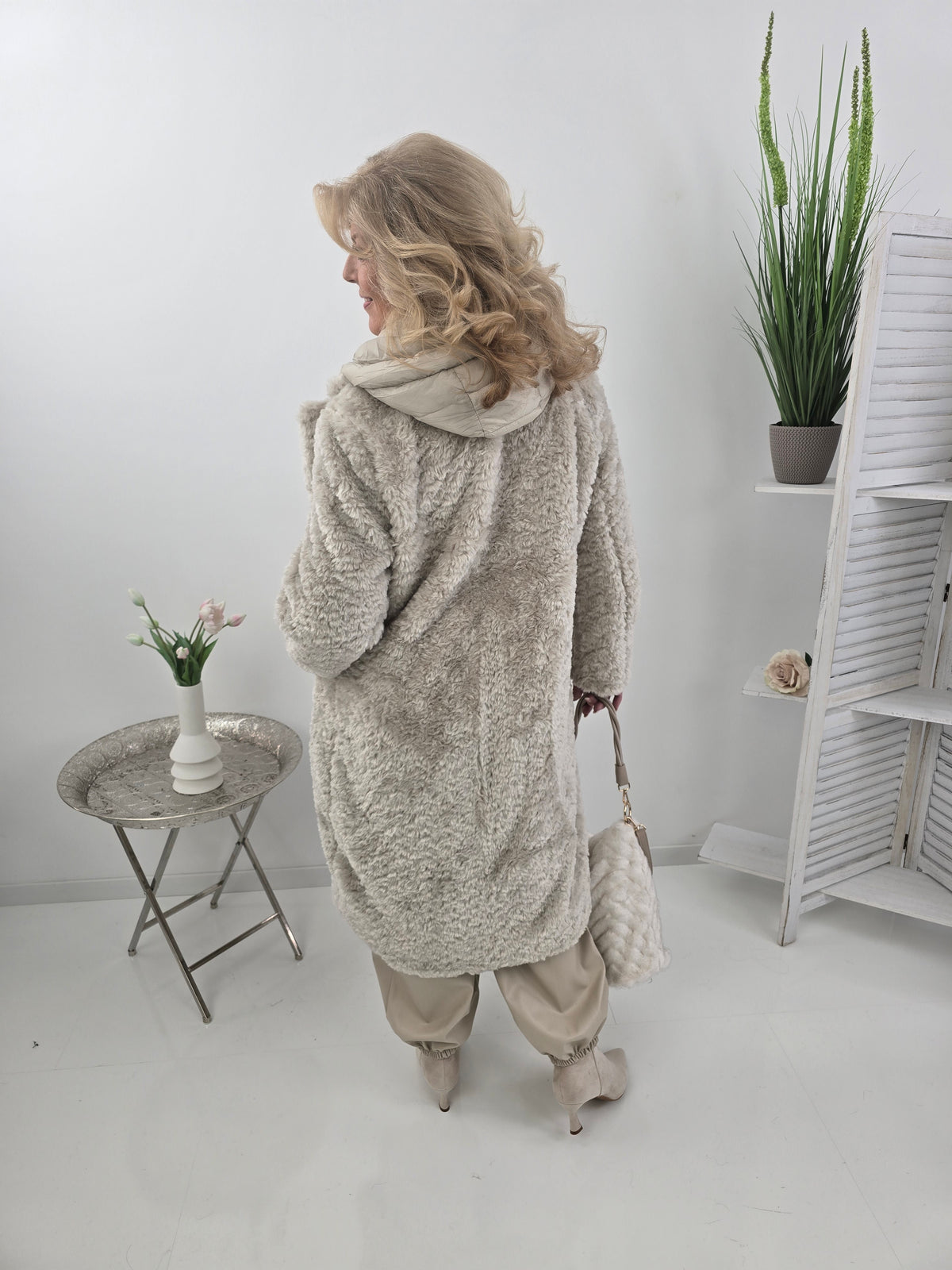 Stilvoller Mantel in Beige mit trennbarem Steppwesten-Einsatz (L:38-40, XL:42)