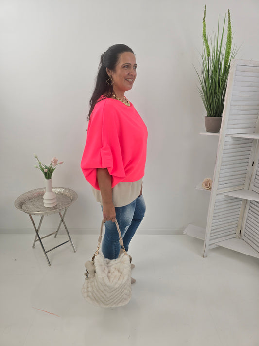 Lässiges Sweatshirt im auffälligen Neon- Pink mit femininem U-Boot-Ausschnitt (36-42+)