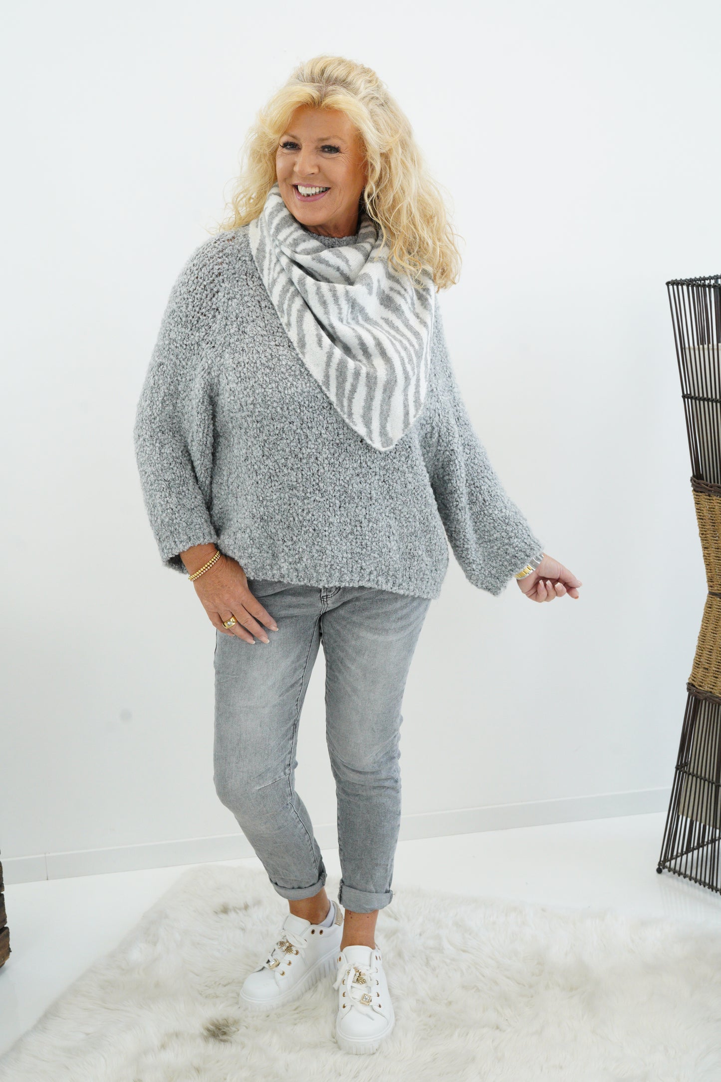 Bouclé Pullover in Grau-Meliert (38-42+)