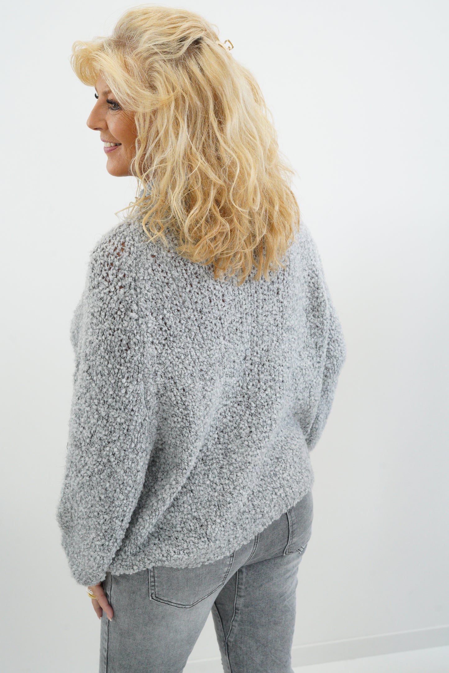 Bouclé Pullover in Grau-Meliert (38-42+)