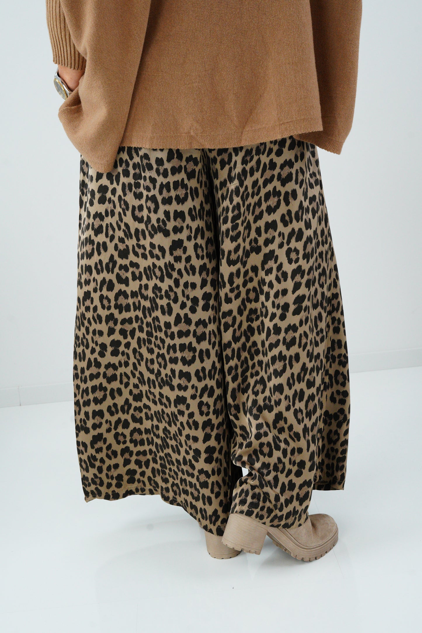 Marlene Hose in Leo-Taupe (38-44)