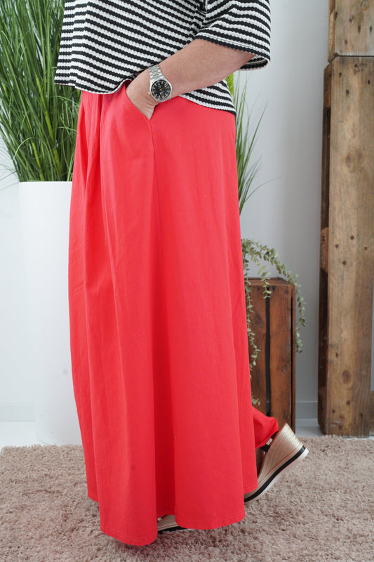 Palazzo Hose in Rot (38-42)