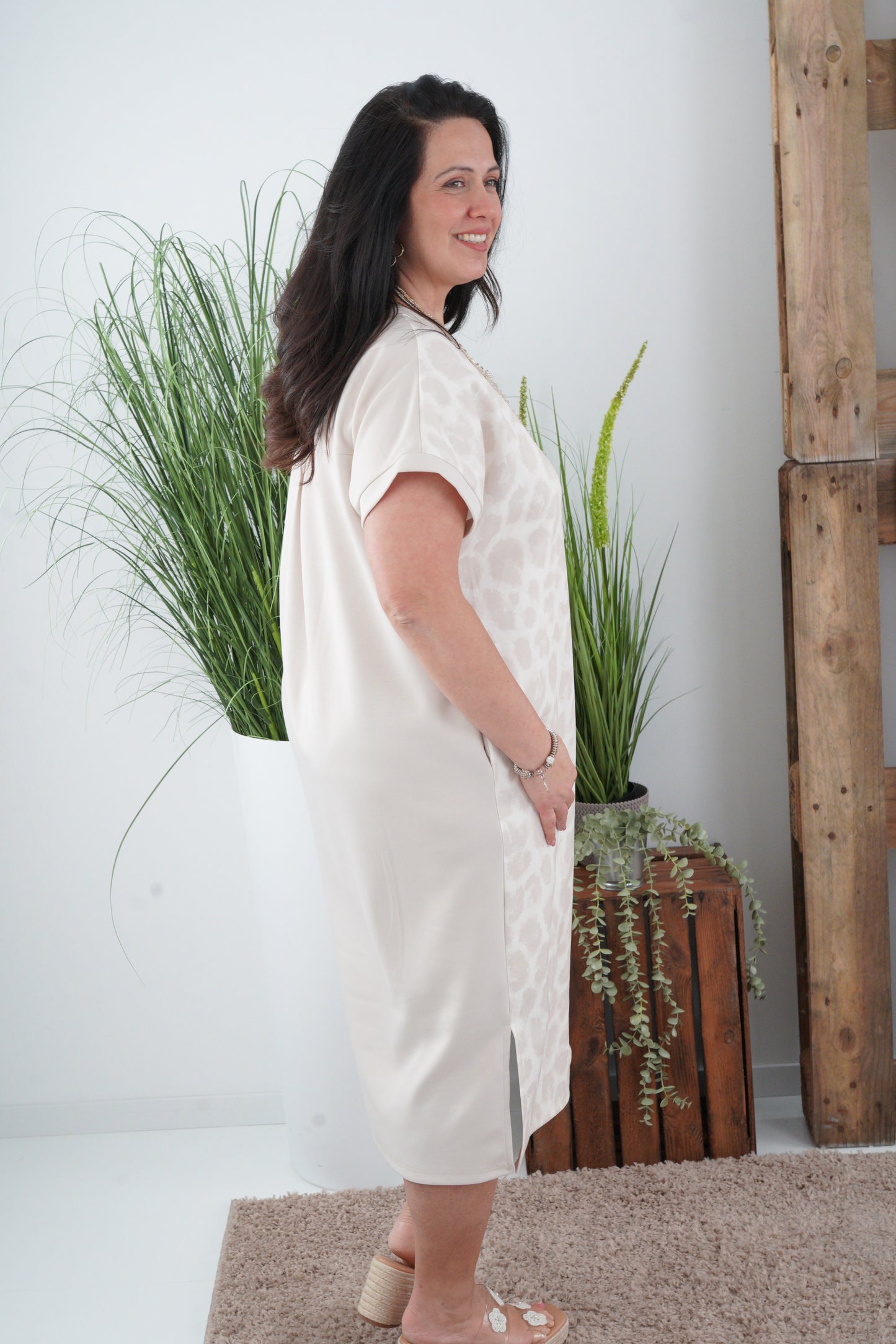 Kleid in Beige (40+-44)