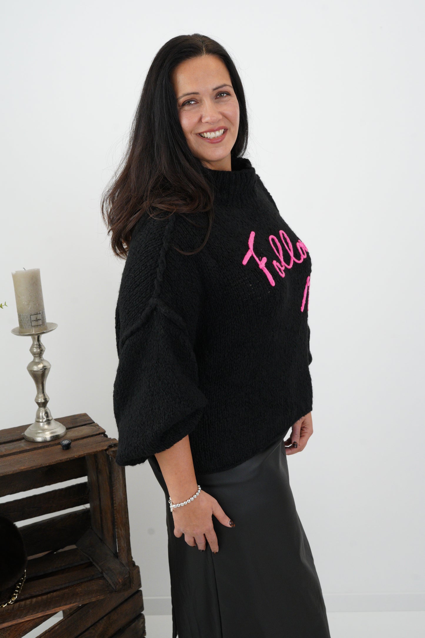 Pullover in Schwarz mit Neon-Pink (42-46)