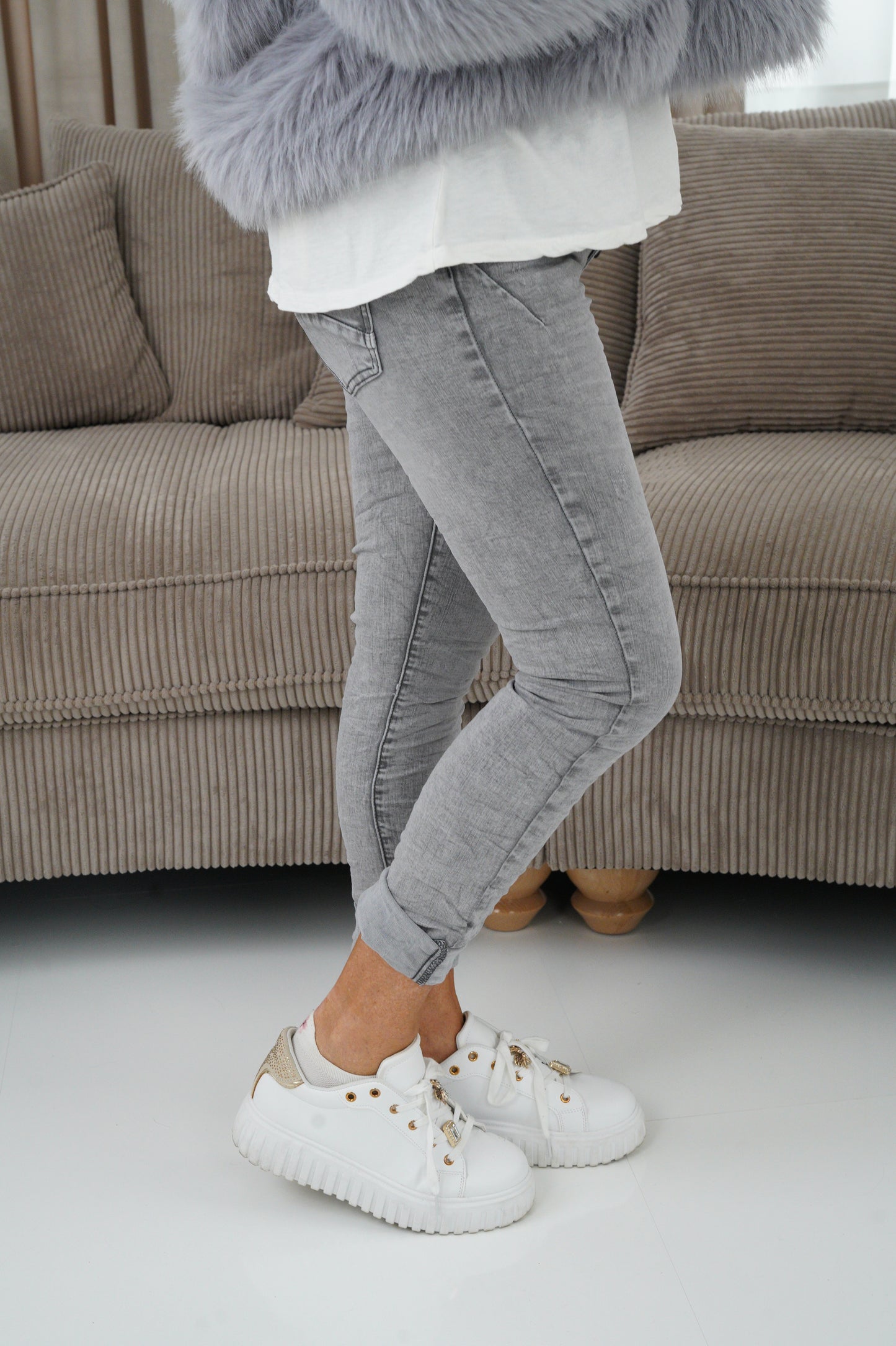 Jeans in Hellgrau-Stonewash (34-44)