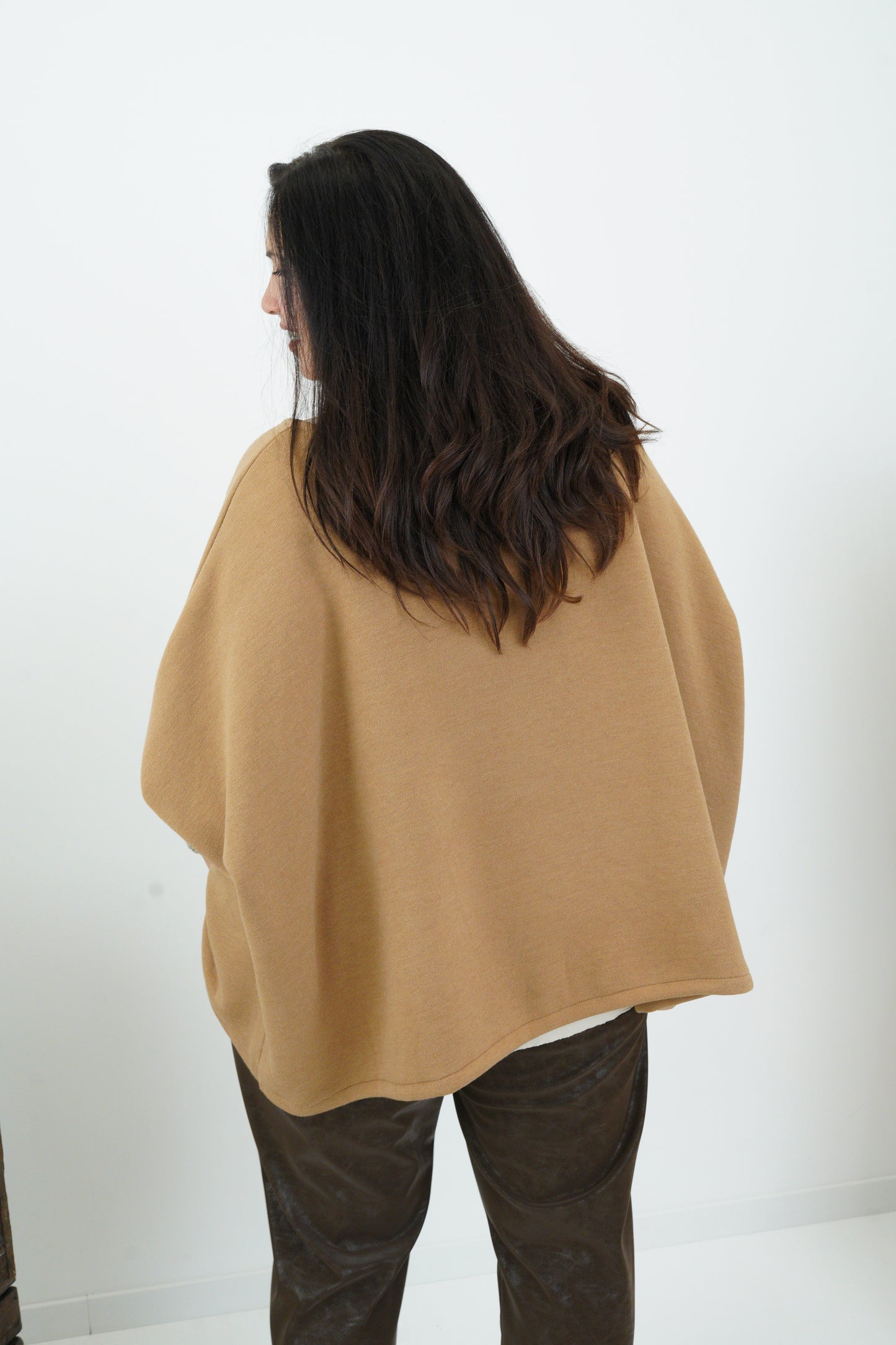 Sweatshirt in Camel (40-46+)