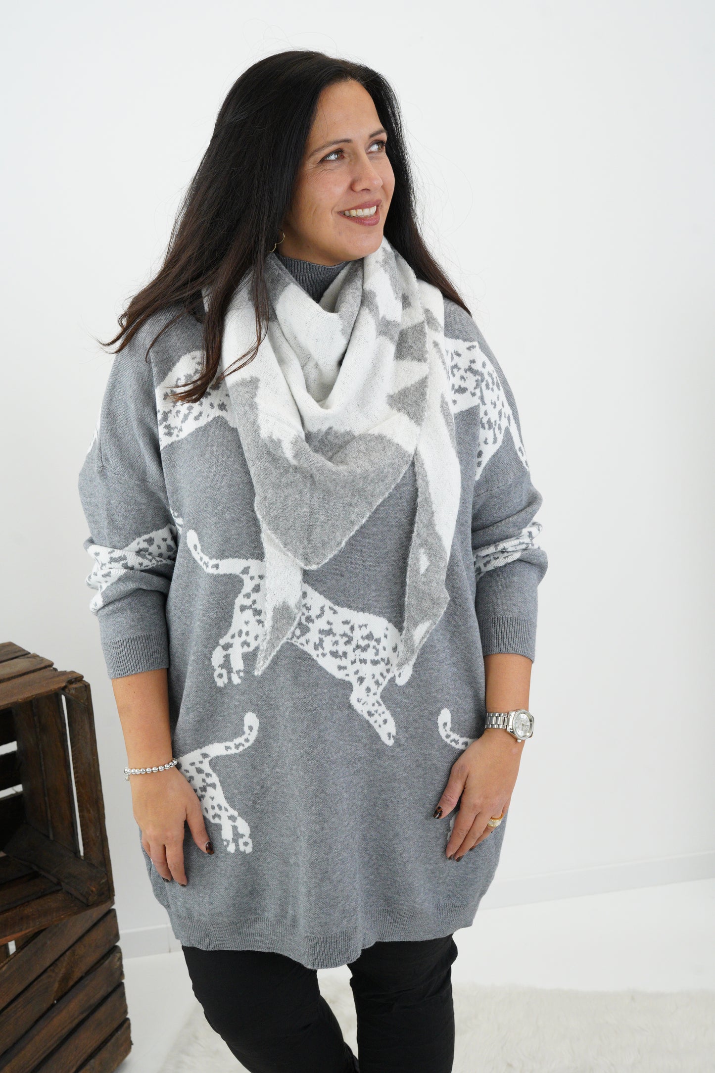 Long Pullover in Grau mit Weiß (42-46)