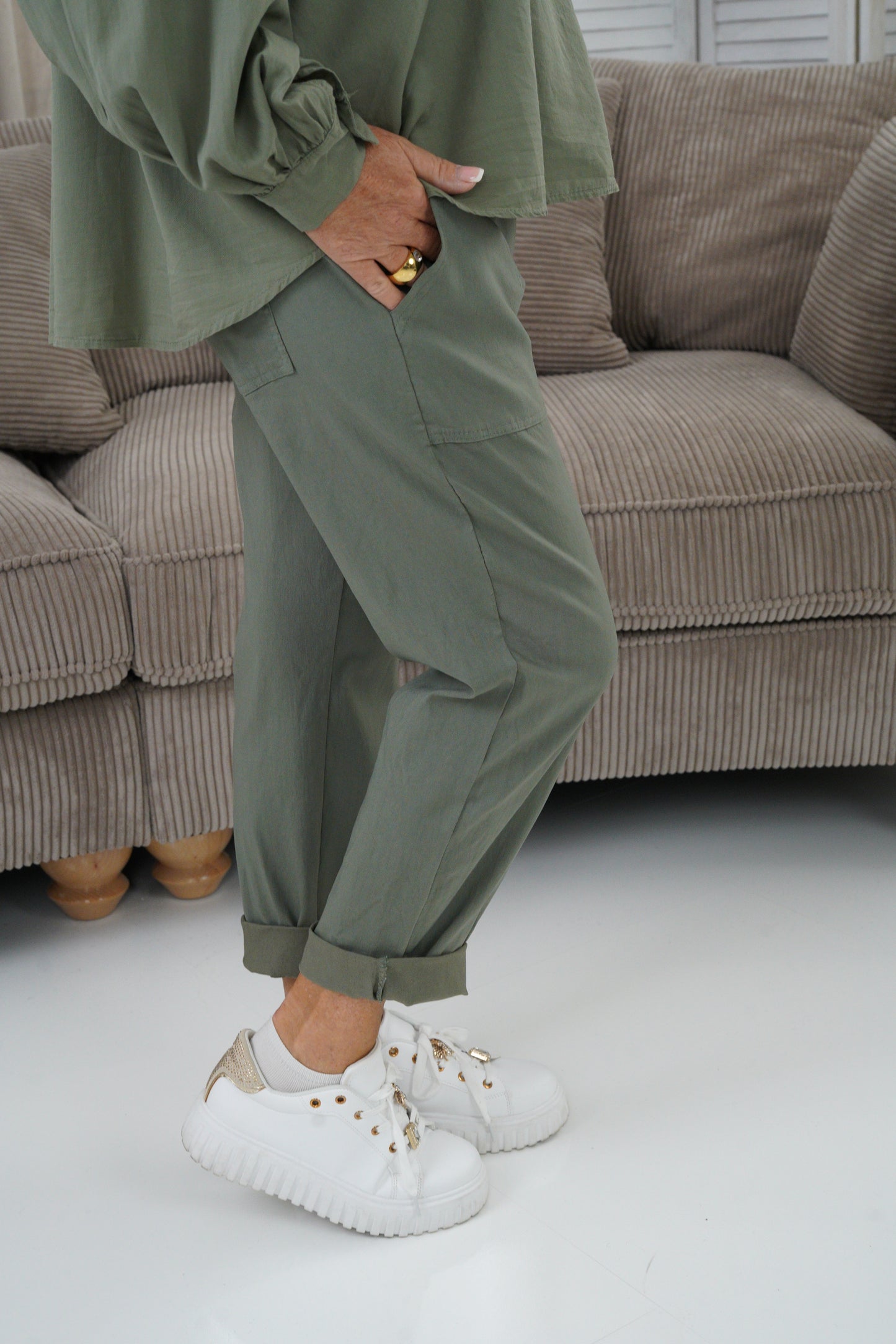 Hose in Khaki (38-42+)