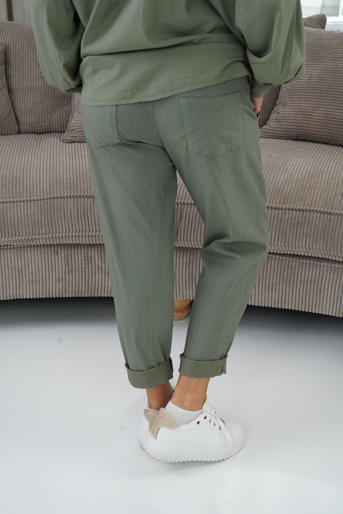 Hose in Khaki (38-42+)