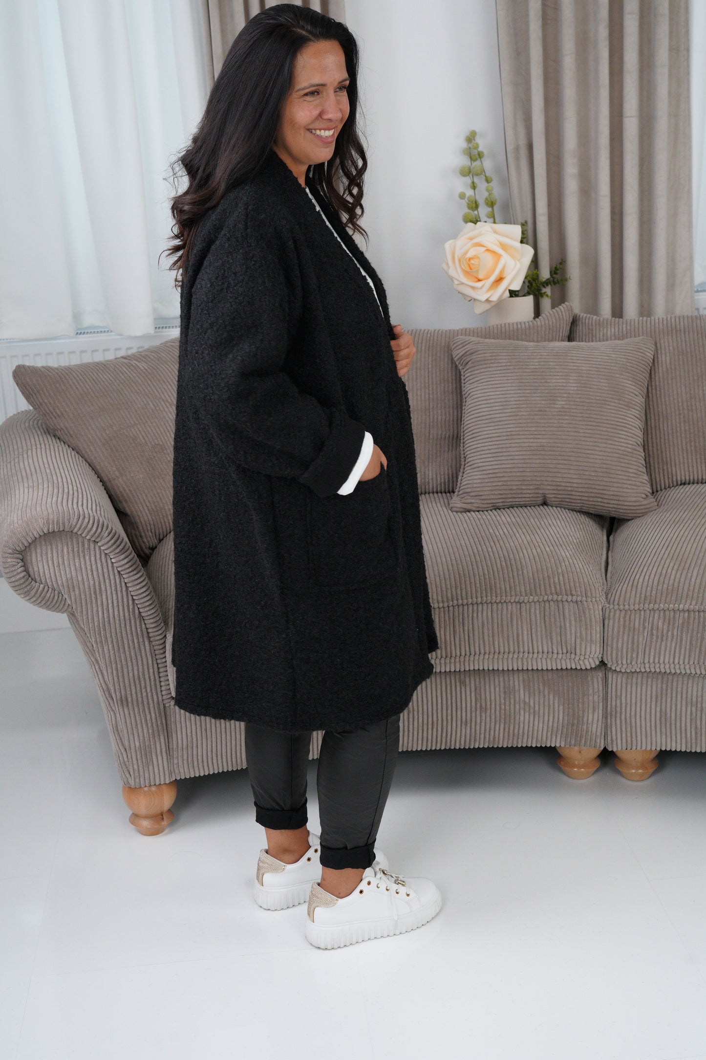 Strickjacke in Schwarz (44-48)