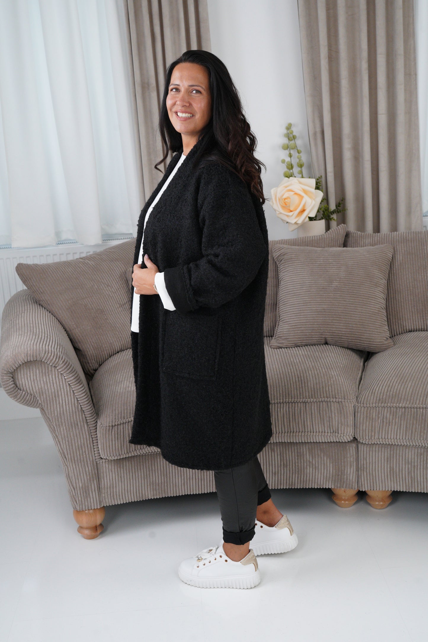 Strickjacke in Schwarz (44-48)
