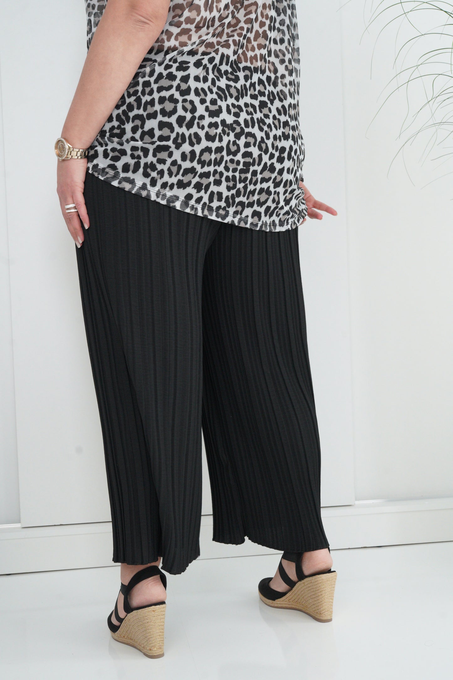 Plissee-Hose in Schwarz (42-46+)