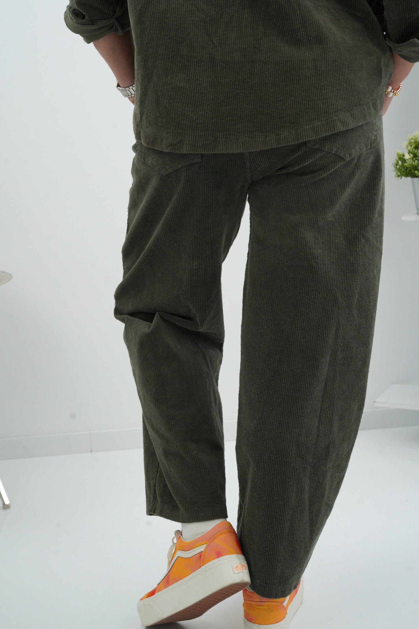 Hose in Khaki mit lässigem Schnitt (38-42)