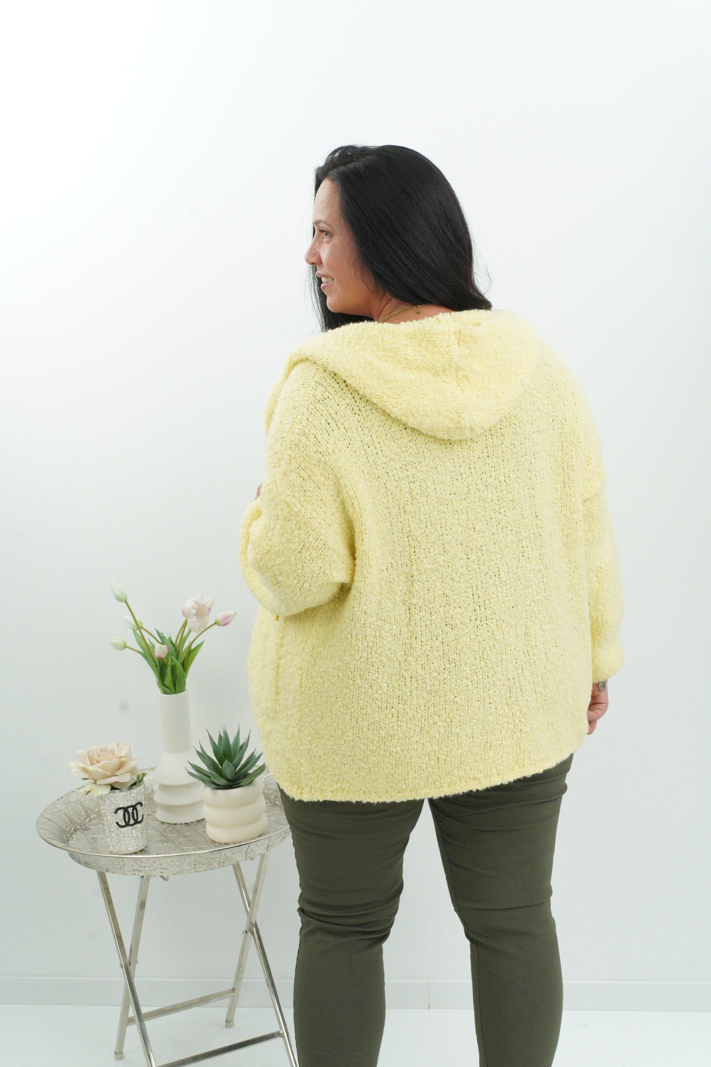 Kuschelige Strickjacke in sanftem Vanille (40-44)