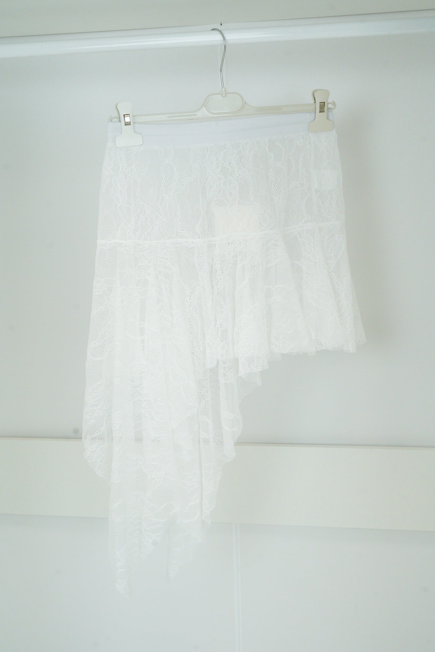 Asymmetrischer Blender in Weiß (38-42+)