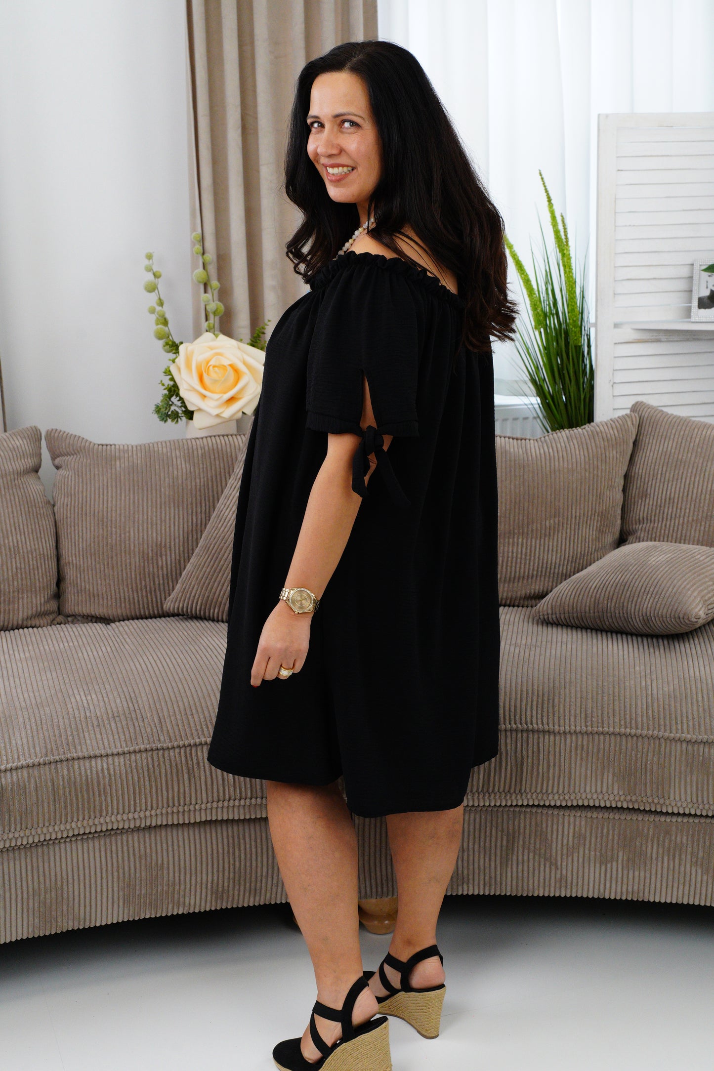 Kleid in schwarz (40-44+)