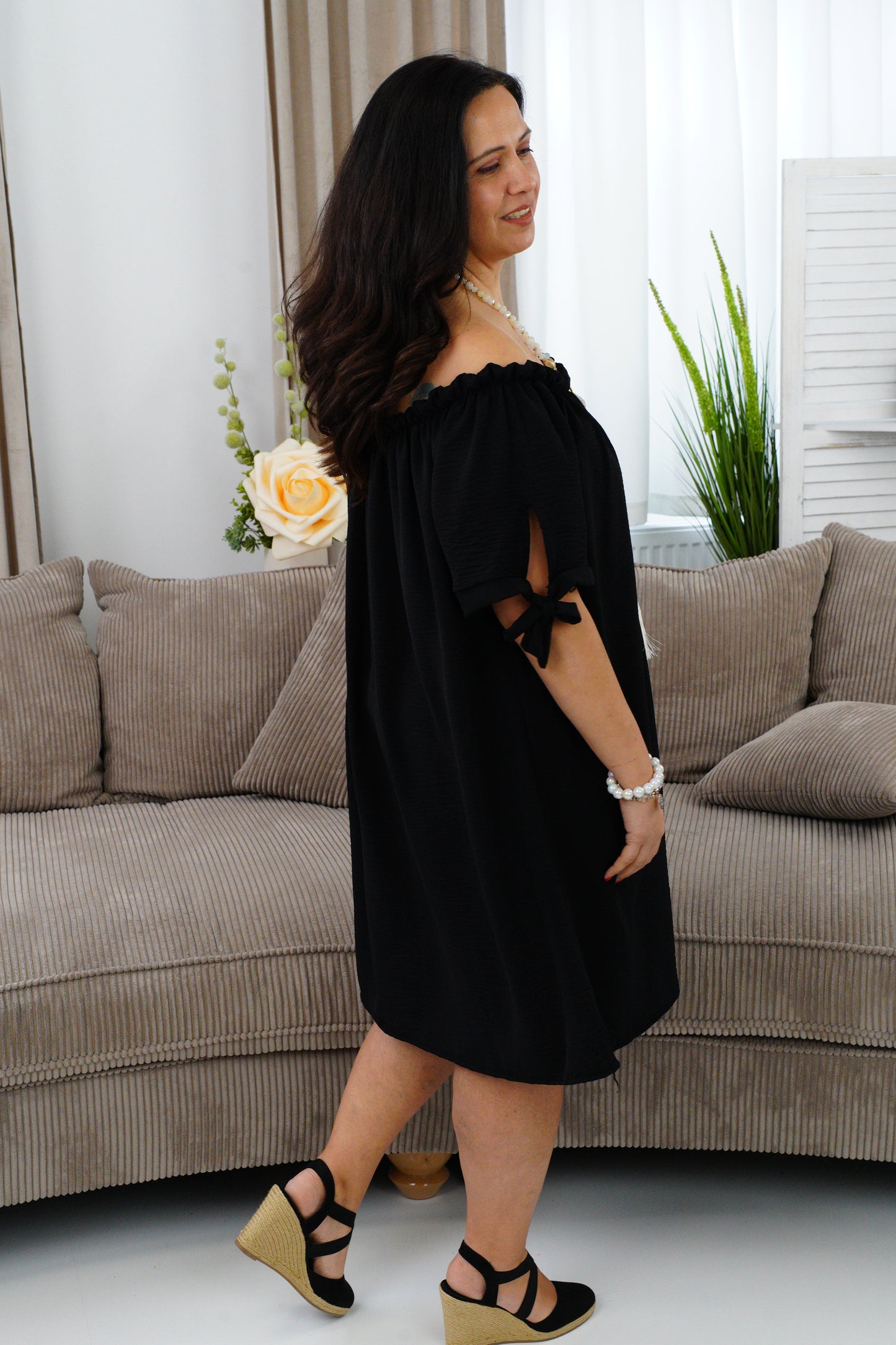 Kleid in schwarz (40-44+)