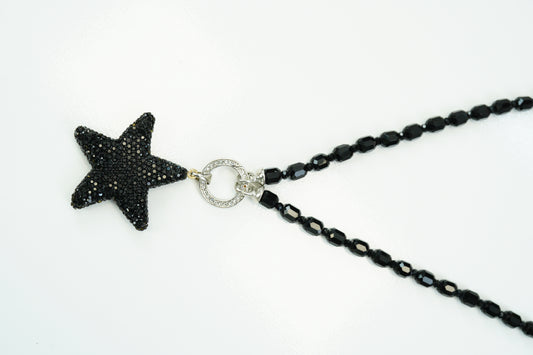 Kette in Schwarz mit Sternenanhänger