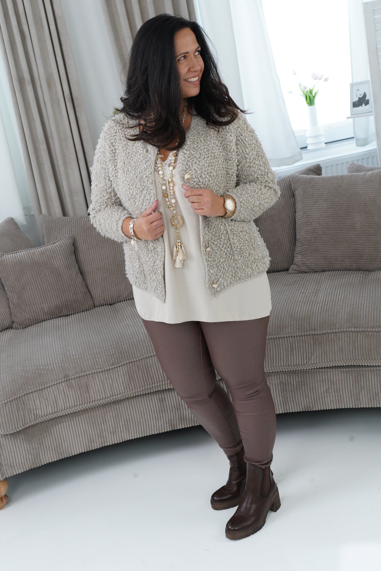 Stickjacke in Beige (38-44)