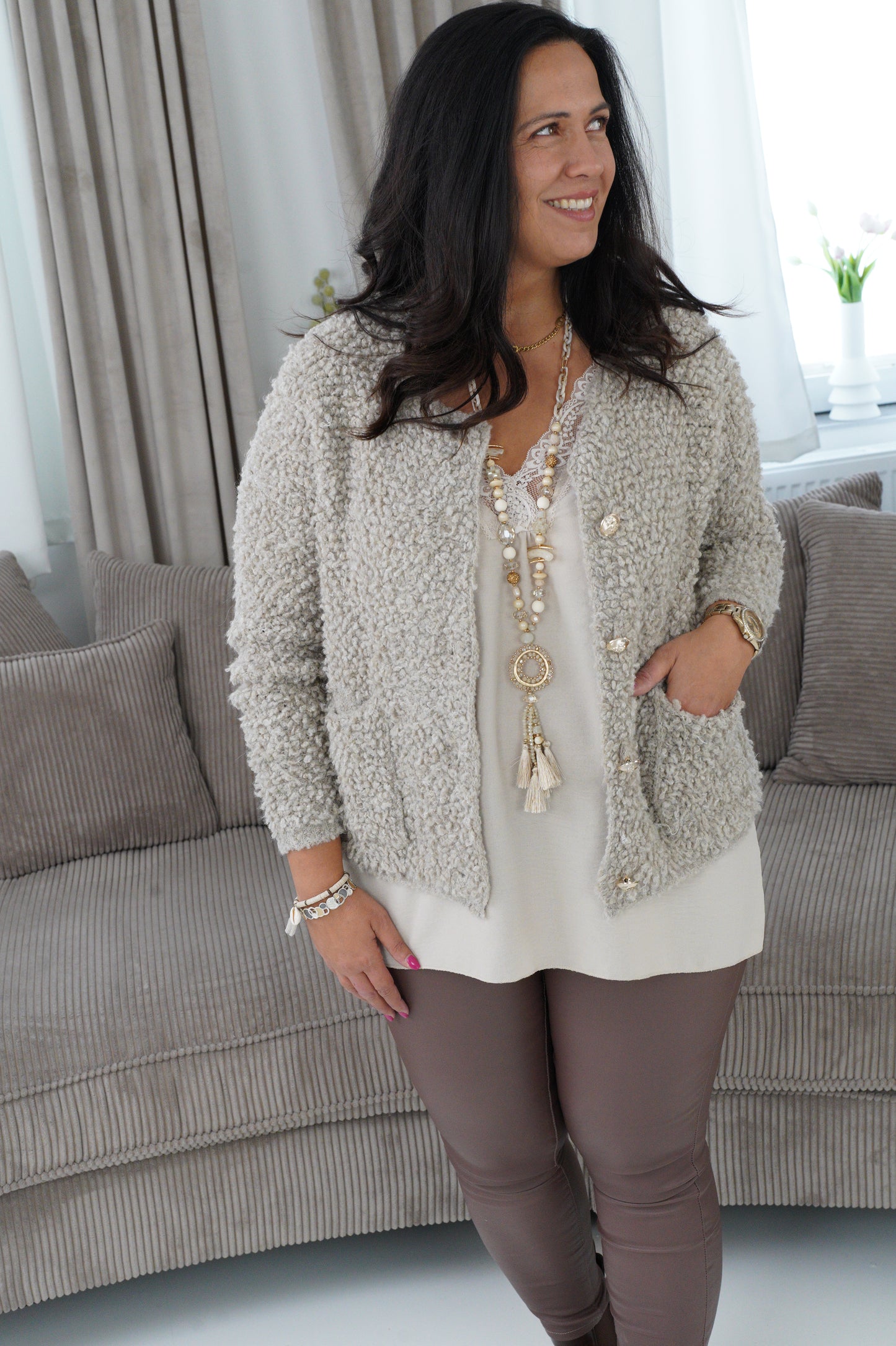 Stickjacke in Beige (38-44)