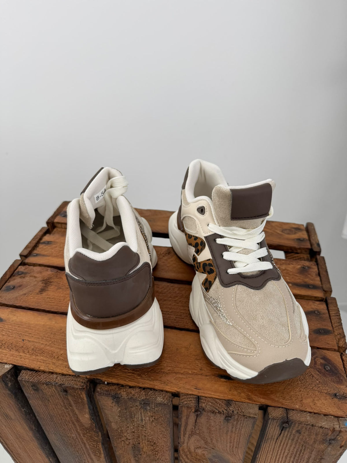 Moderner Sneaker in Beige-Braun mit funkelnden Glitzerdetails (36,37,38,39,40,41)