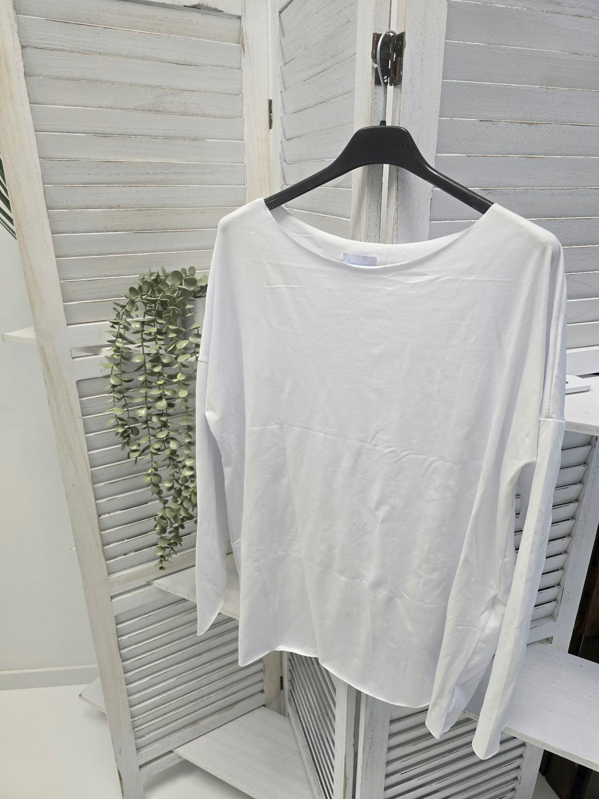 Basic-Langarmshirt in strahlendem Weiß (38-44)