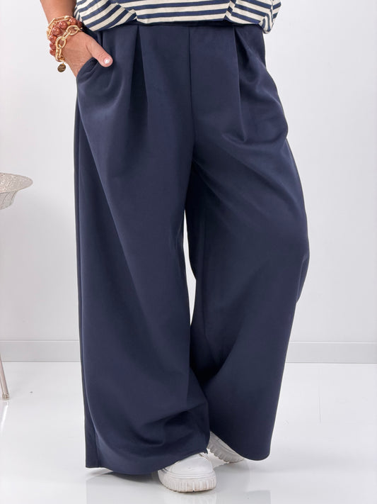 Hose in stilvollem Marineblau (38-42)