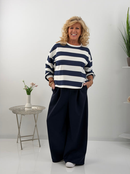 Sweatshirt in klassischem Marine mit breiten Streifen (38-42)