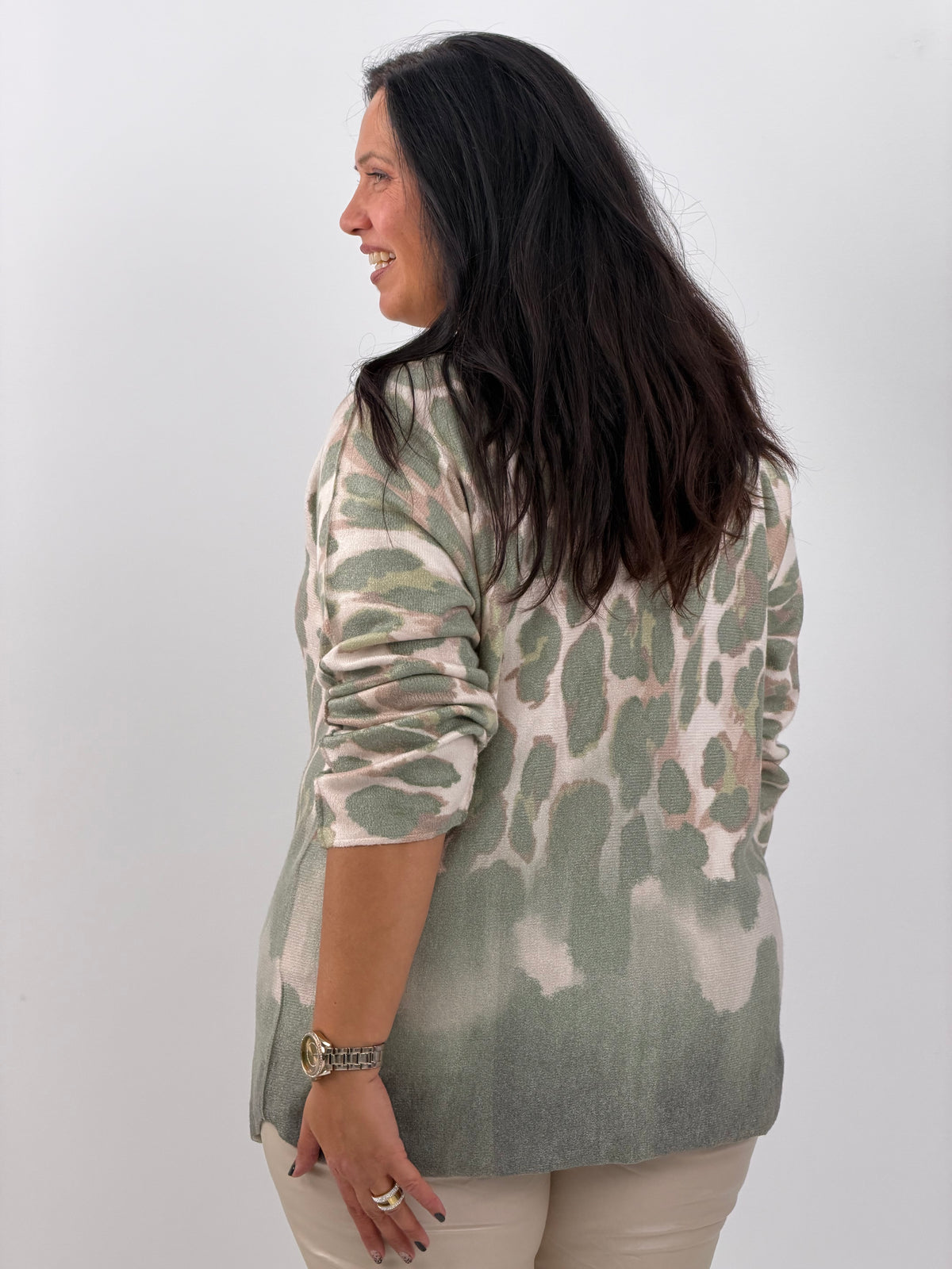 Pullover in modernem Khaki mit ausdrucksstarkem Fantasiemuster (40-44)