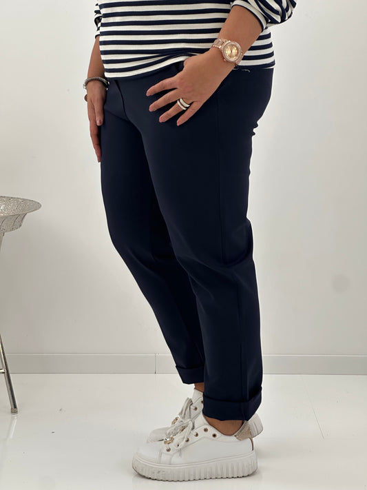 Elegante Hose in schönen Marienblau (42-46)