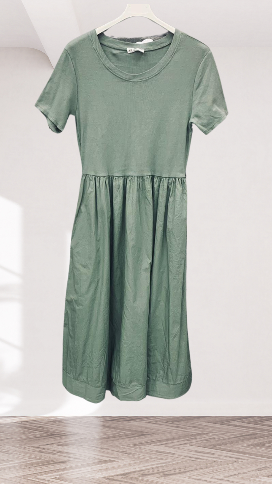 Kleid in Khaki (38-42)