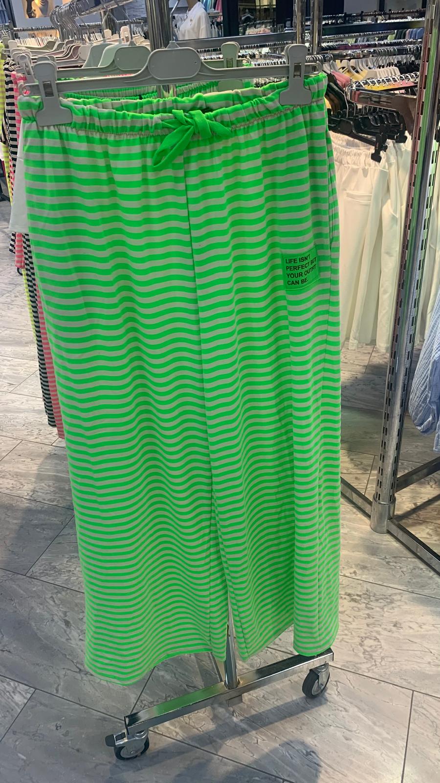 Lange Marlenehose gestreift in neongrün (38-44)