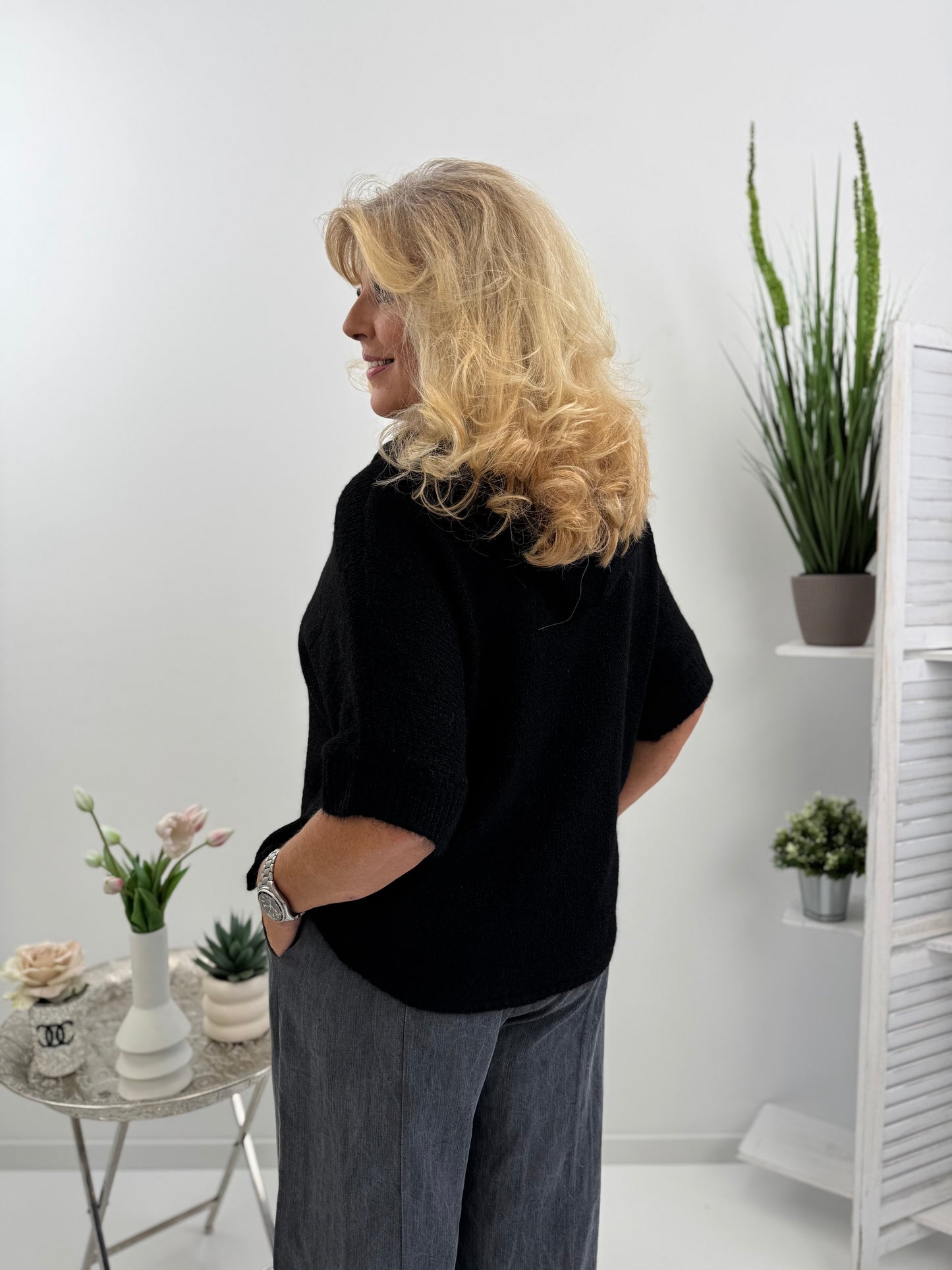 Kuschelige Strickjacke in klassischem Schwarz (38-44)