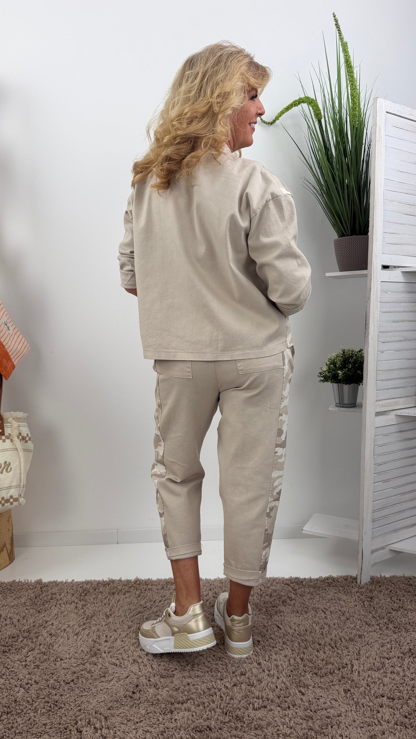 Trendige Camouflage Jacke in Beige