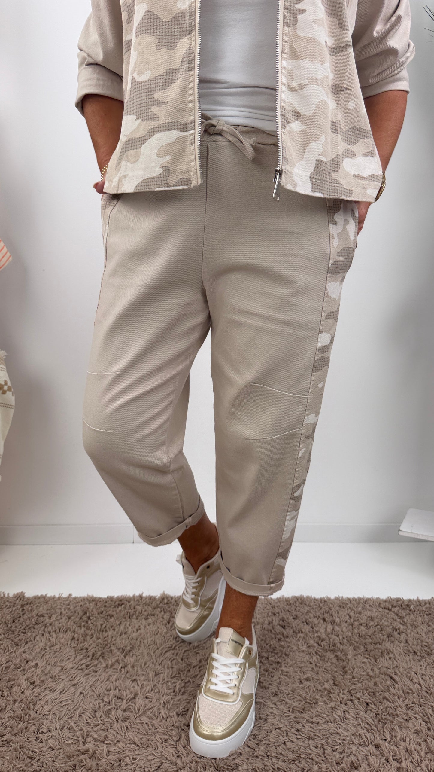 Hose in Beige