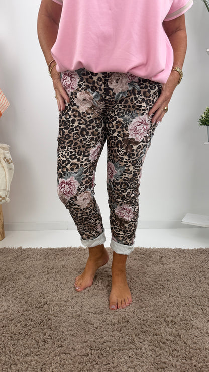Joggpant in Leo mit Blumenprint