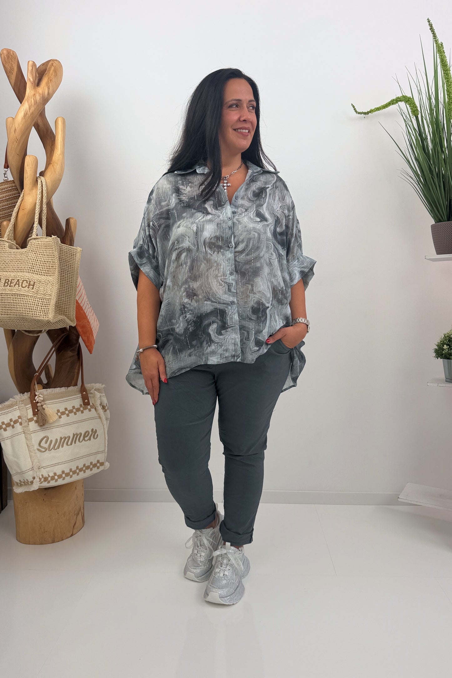 Modische Bluse in elegantem Grey (42-48)
