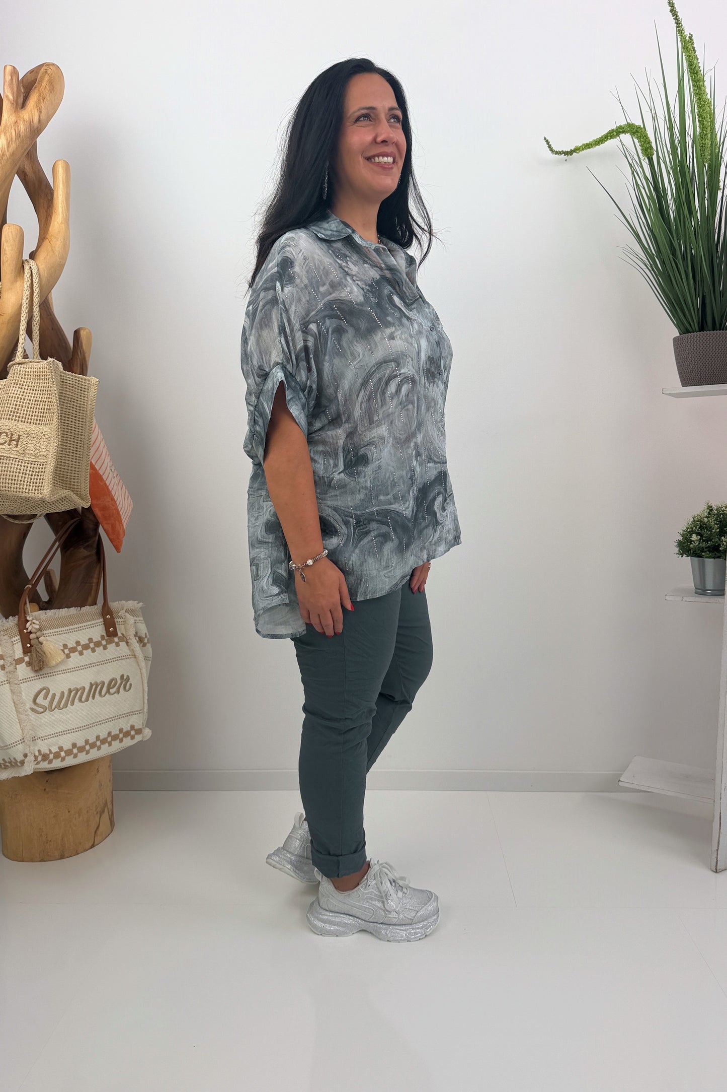 Modische Bluse in elegantem Grey (42-48)