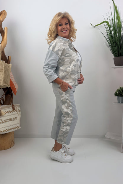 Trendige Camouflage Hose in Hellgrau (38-44)