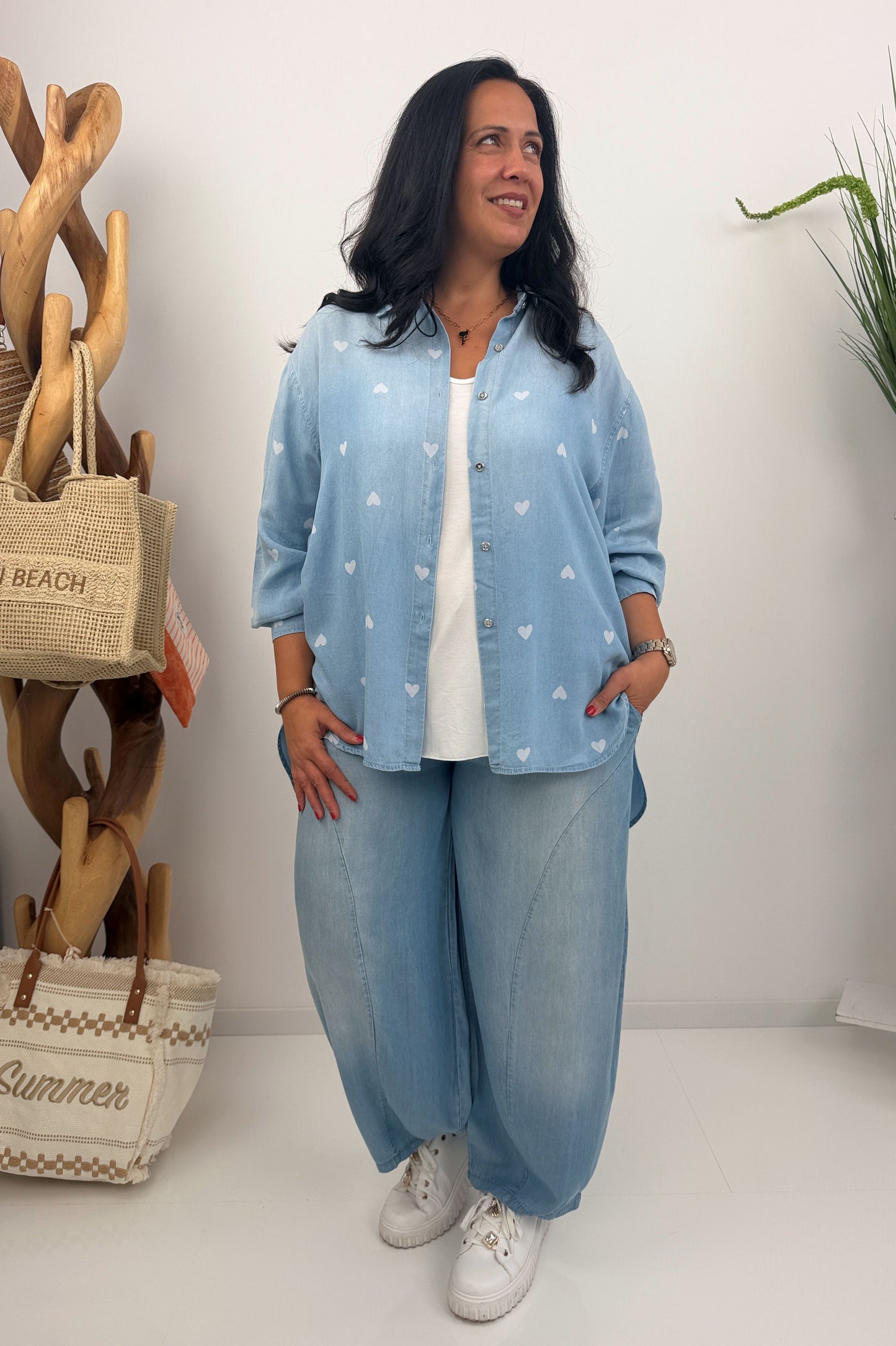 Feminine Bluse in Light Blue (40-46)