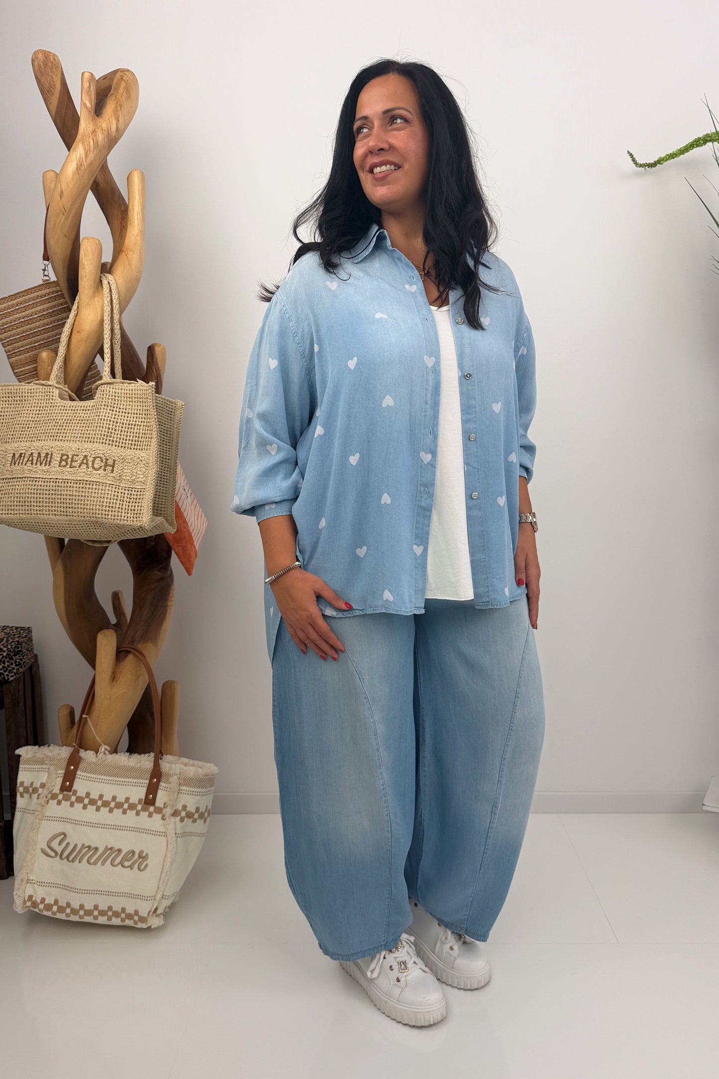 Feminine Bluse in Light Blue (40-46)