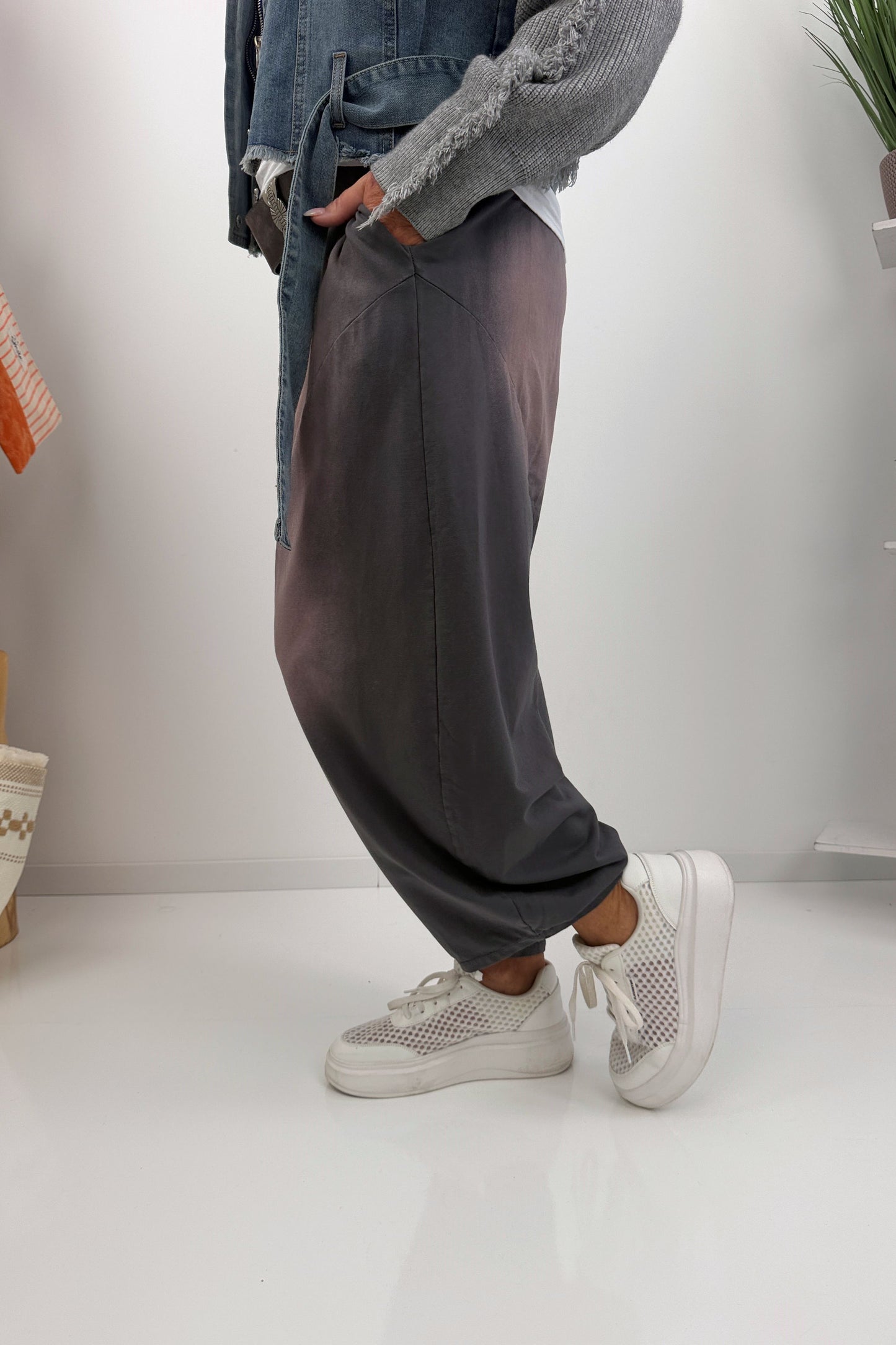 Stylische Hose in Grey (38-42)