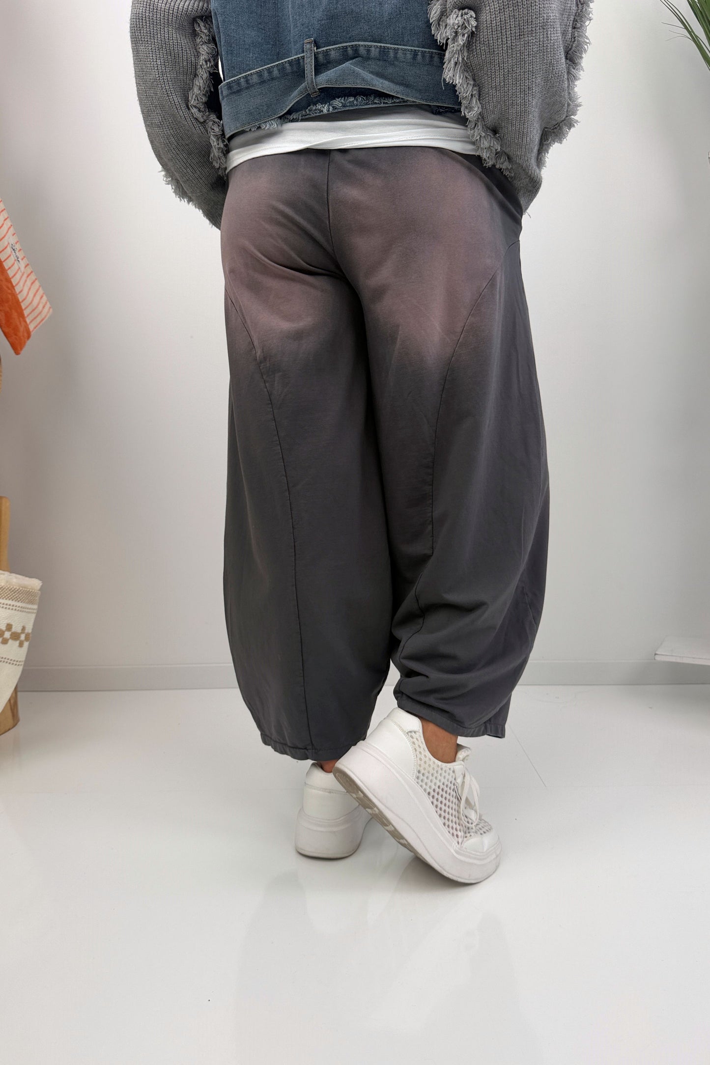 Stylische Hose in Grey (38-42)